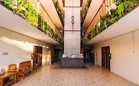 บีทู แอร์พอร์ท บูติค แอนด์ บัดเจท